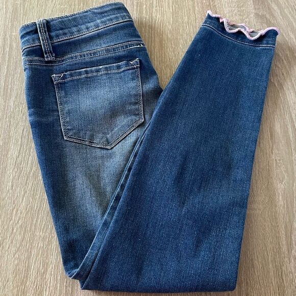 NWOT … CROWN & IVY “Size: 10” Skinny Jeans With Pink Trim - Picture 2 of 5